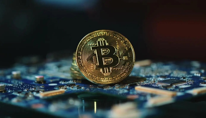 比特币ETF是什么？买比特币还是买ETF好？